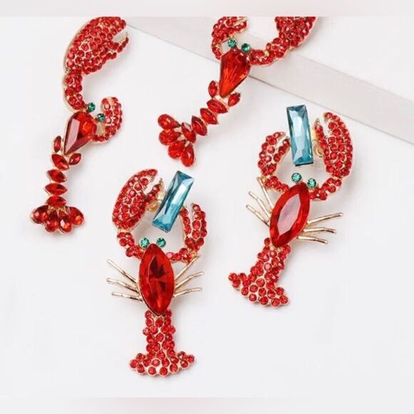 🦞 Betsey Johnson crystal lobster dangle earrings 🦞 - Picture 4 of 4
